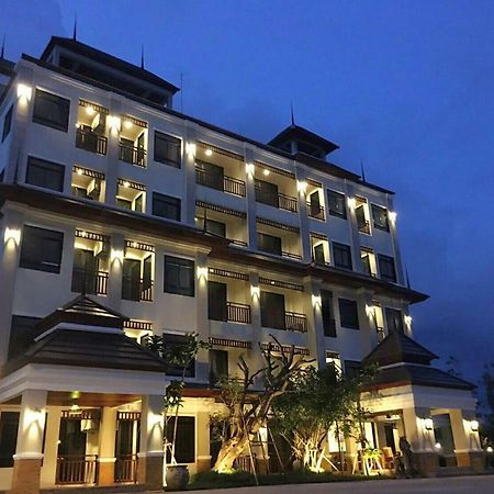 The Green Residence 304 Si Maha Phot Bagian luar foto