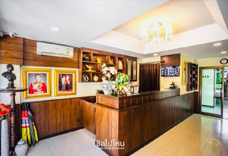 The Green Residence 304 Si Maha Phot Bagian luar foto