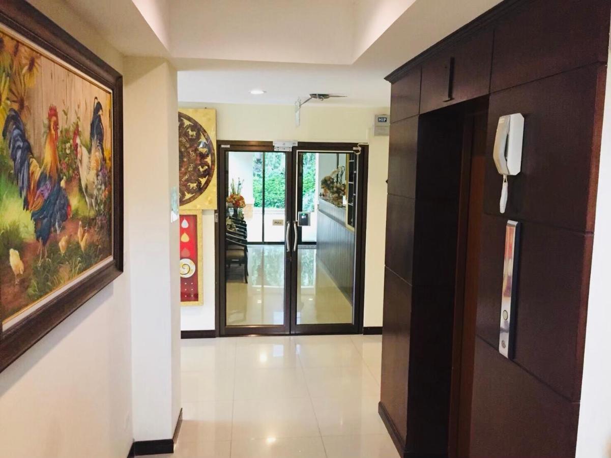 The Green Residence 304 Si Maha Phot Bagian luar foto