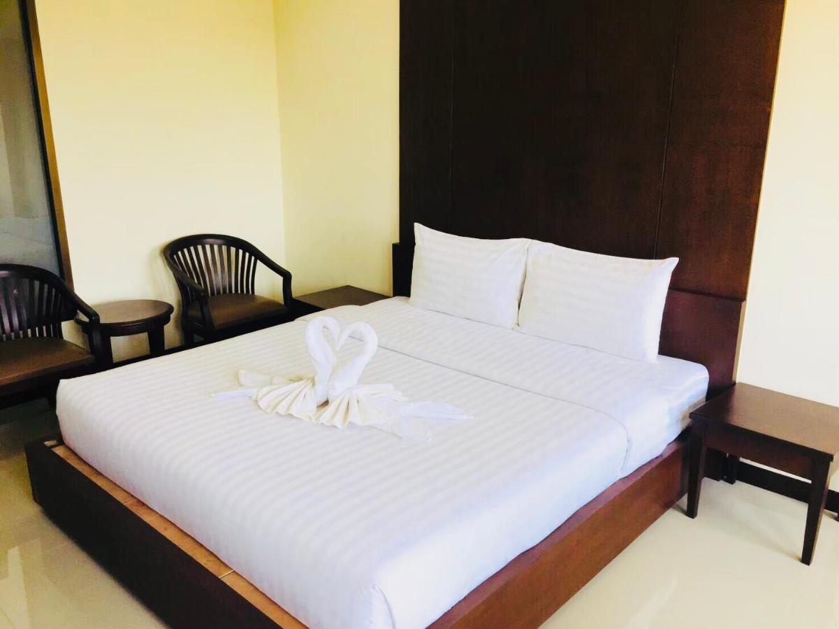 The Green Residence 304 Si Maha Phot Bagian luar foto