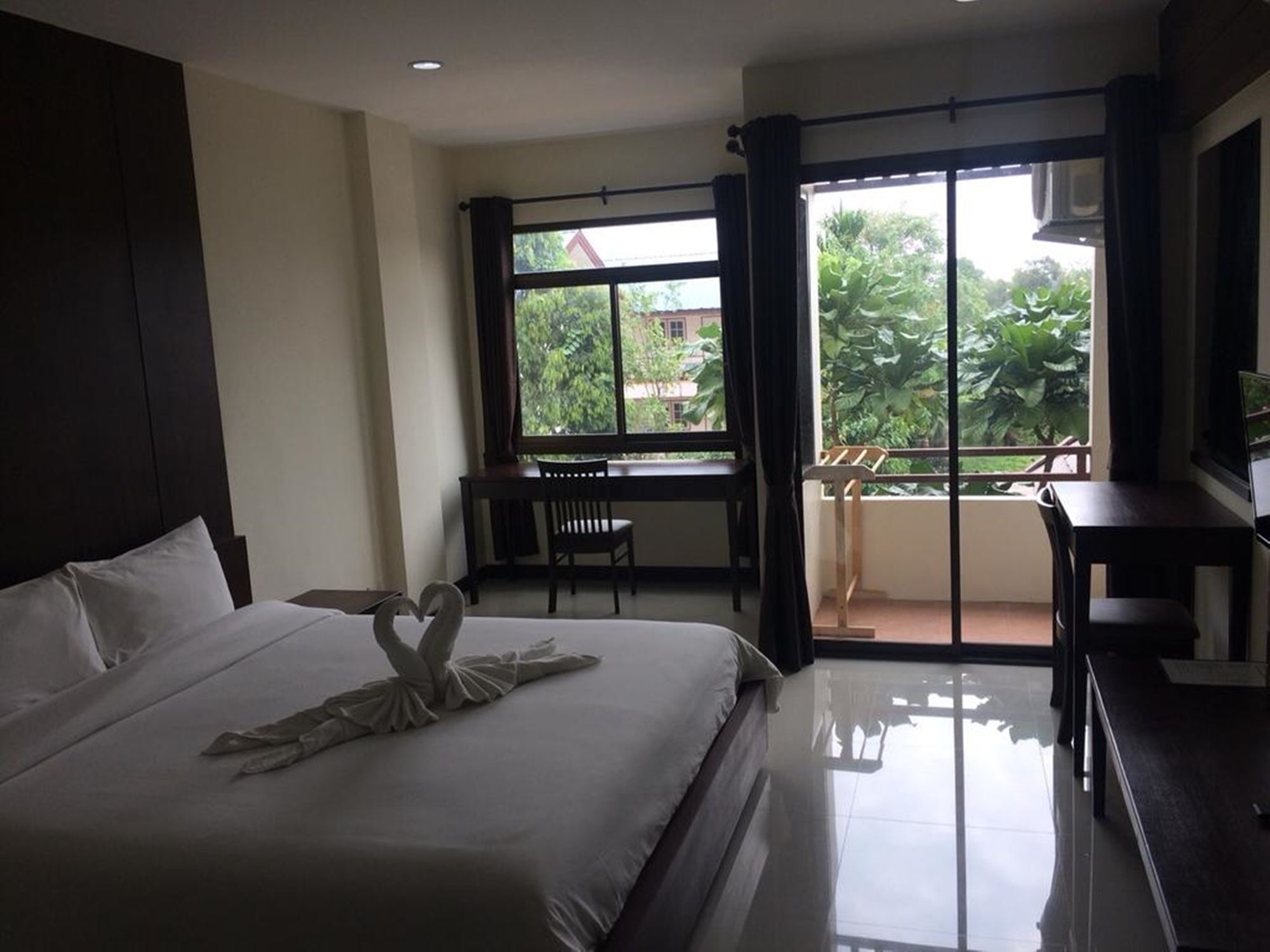 The Green Residence 304 Si Maha Phot Bagian luar foto